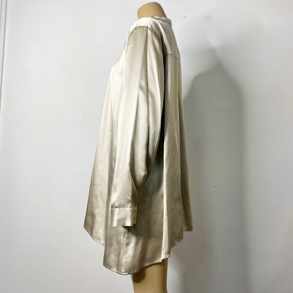 Eileen Fisher Women’s Textured Silk Button Front - Picture 2 of 8